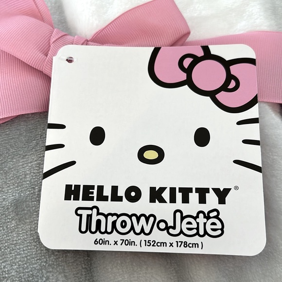 HELLO KITTY grey and white plaid throw NWT - Picture 2 of 5